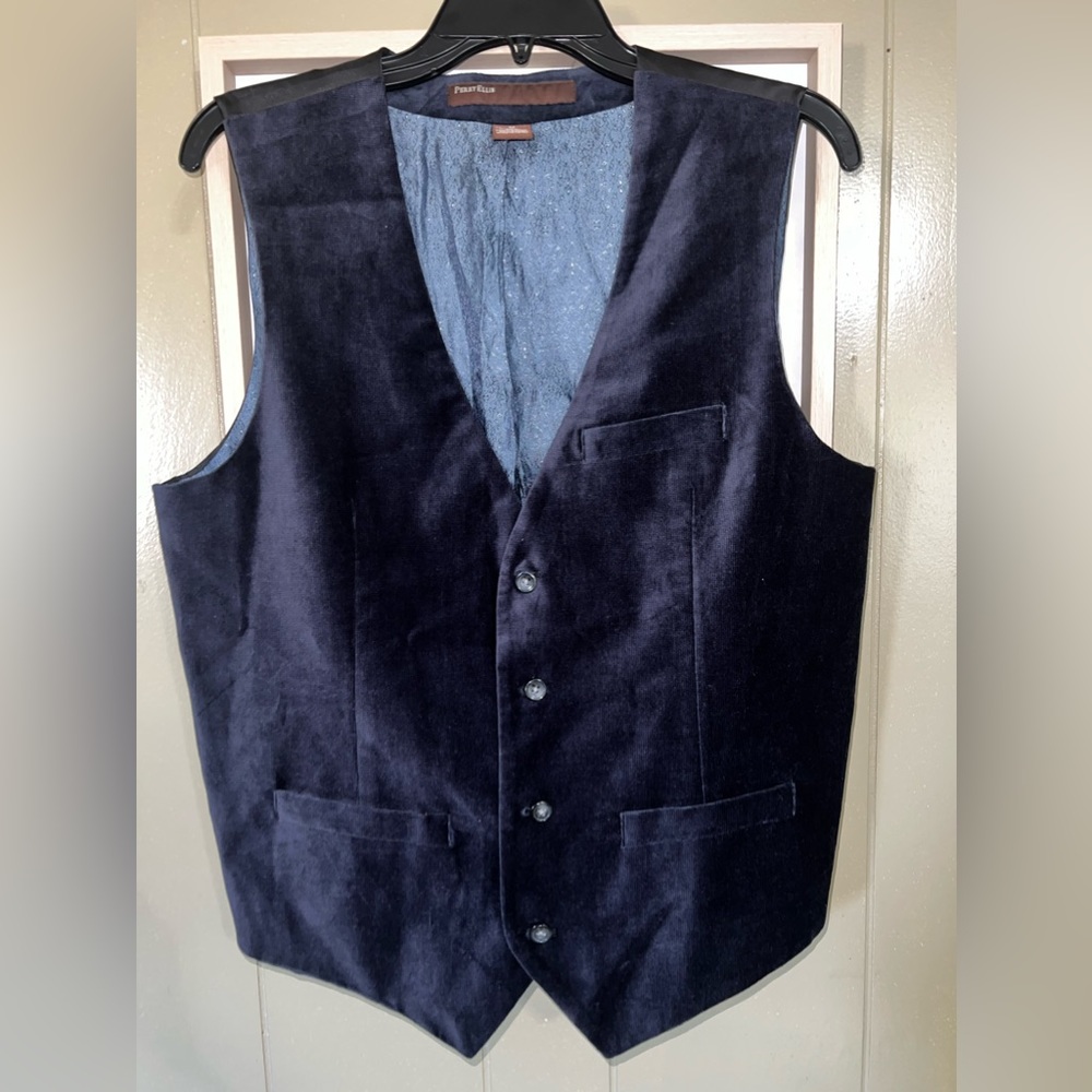 Perry Ellis. Medium. Navy